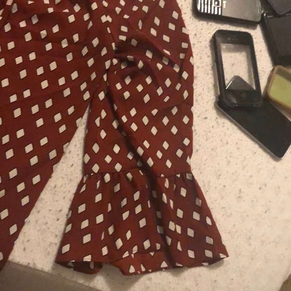 Cold shoulder long sleeve top - Picture 3 of 5